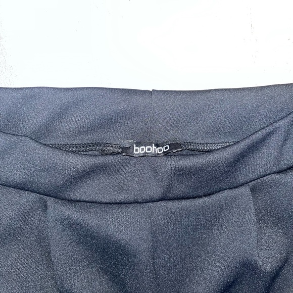 Black Boohoo culottes - Picture 2 of 3